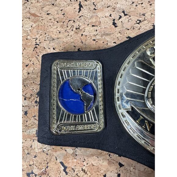 WWE Championship Belt 2000- Kids - Picture 4 of 8